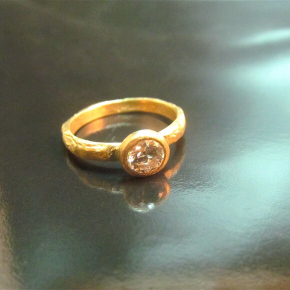 Engagement ring. 14K Yellow gold ring with 0.25ct' Diamond. very unique ring. - Picture 6 of 14